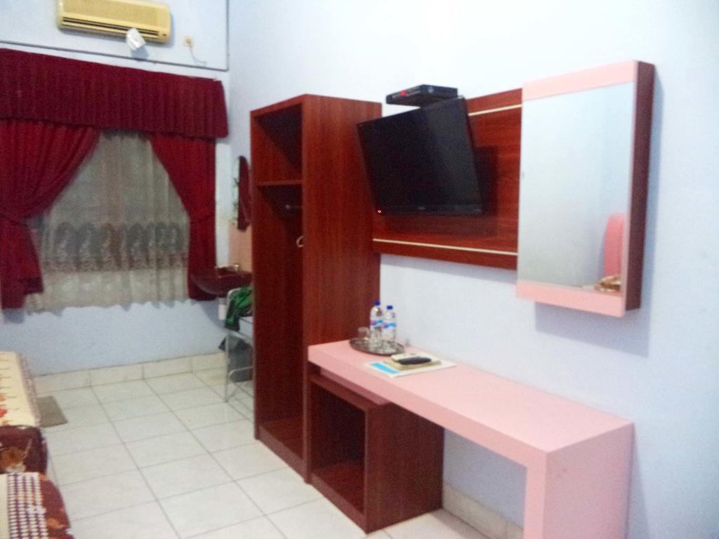 Hotel Indonesia Pekalongan Bagian luar foto