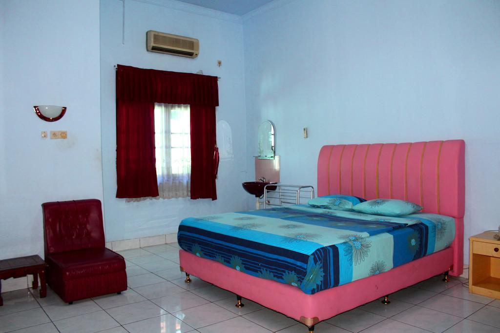 Hotel Indonesia Pekalongan Bagian luar foto
